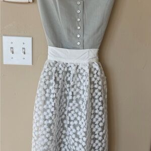 New Elegant Sleeveless Gray and White Dress with Floral Lace Apron.